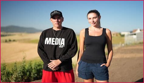 Unveiling The Life Of Jonathan Lee Riches' Wife